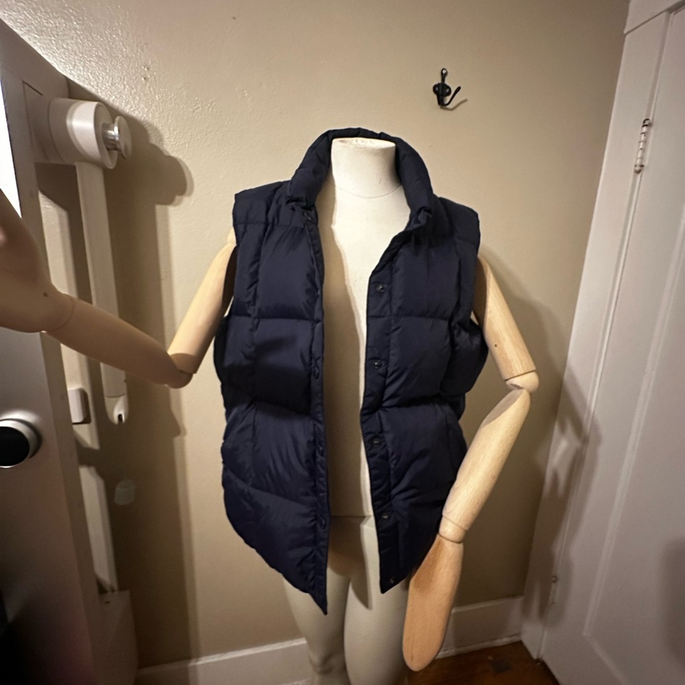 Lands’ End Navy Blue Puffer Vest –‎ Large